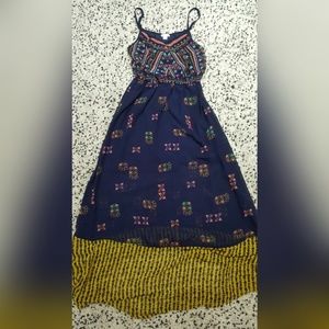 Xhilaration cute geometric maxi with keyhole back